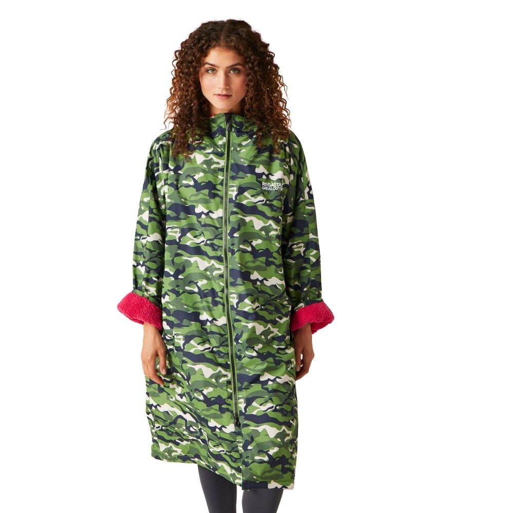 Regatta Unisex Green Adult Waterproof Changing Robe In | Size: Small/Medium - Image 5