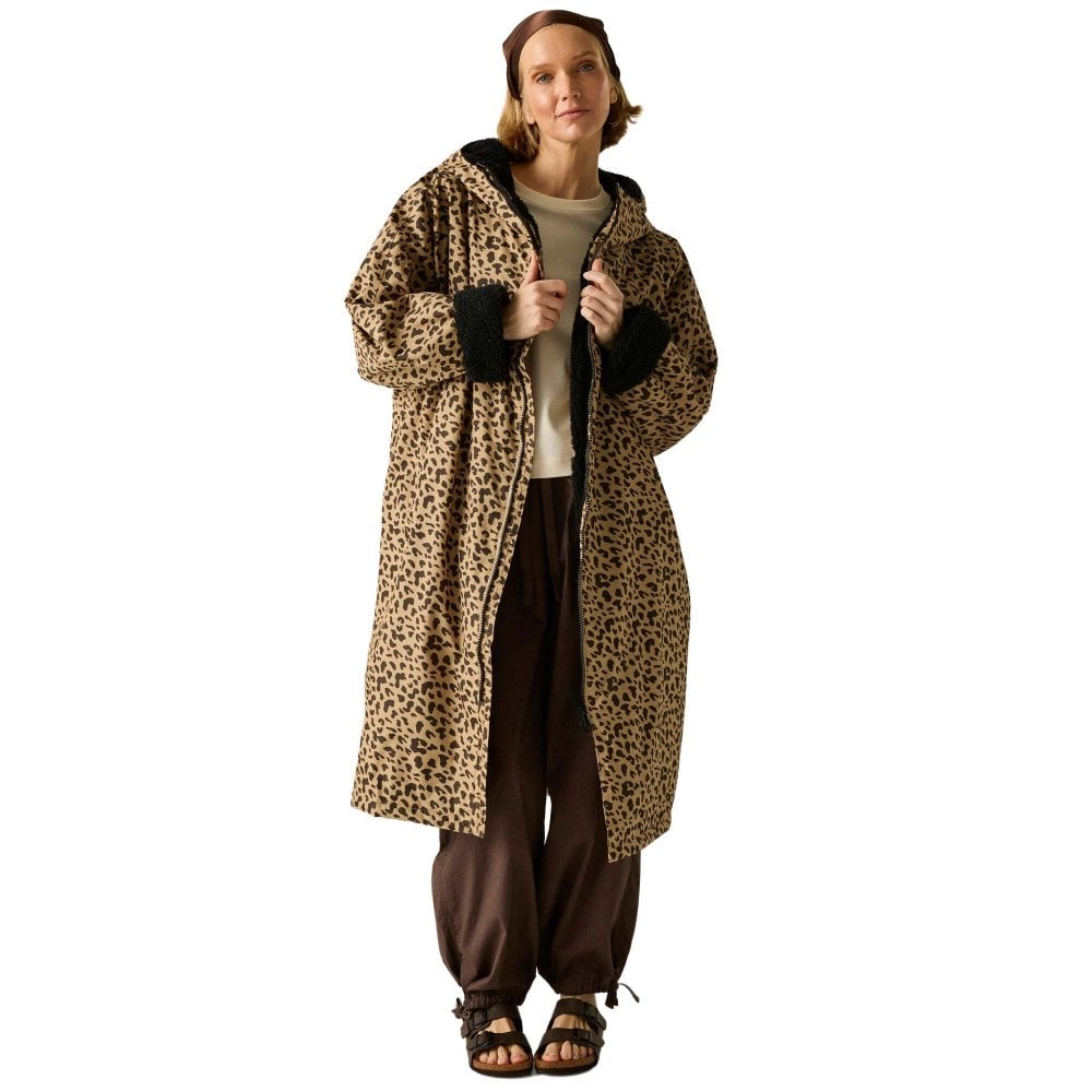 Regatta Adult Waterproof Changing Robe - Image 2